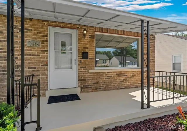 4th image of 9542 Theodosia Ave, Overland, MO 63114 | MLS# MIS26042240