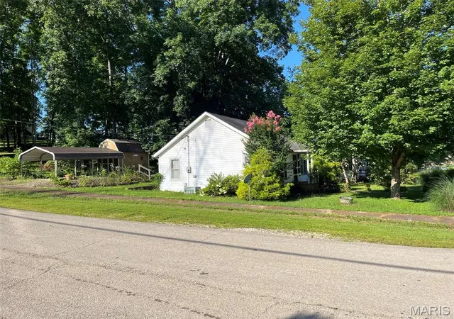 3rd image of 139 Walnut St, Greenville, MO 63944 | MLS# MIS26042246