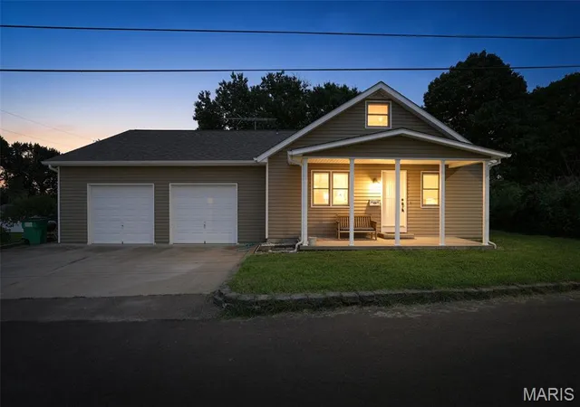 Homes for sale in Ste Genevieve, MO | 354 N 5th St, Ste Genevieve, MO 63670 | MLS# MIS26042247