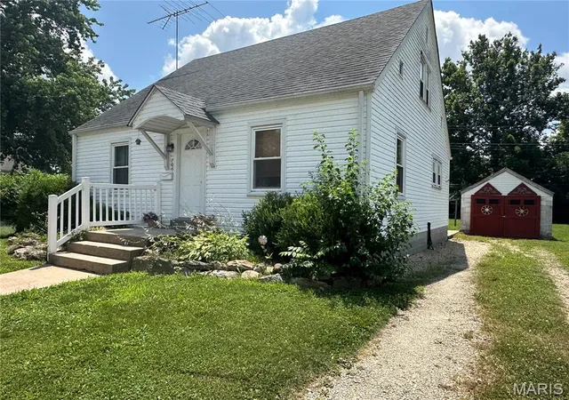 Photo 1 of Single Family Residence at 706 E Apple Ave, Owensville, MO 65066 | MLS# MIS26042256 |  | Sold on 2026-09-03