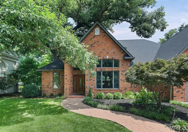 2nd image of 39 Country Club Pl, Belleville, IL 62223 | MLS# MIS26042257