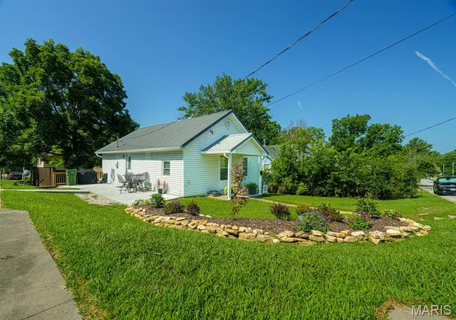 Homes for sale in Rolla, MO | 712 E 11th St, Rolla, MO 65401 | MLS# MIS26042273