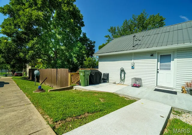 Homes for sale in Rolla, MO | 712 E 11th St, Rolla, MO 65401 | MLS# MIS26042273