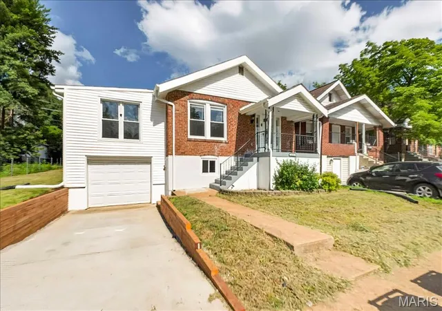 Homes for sale in University City, MO | 1238 Fairview Ave, University City, MO 63130 | MLS# MIS26042278
