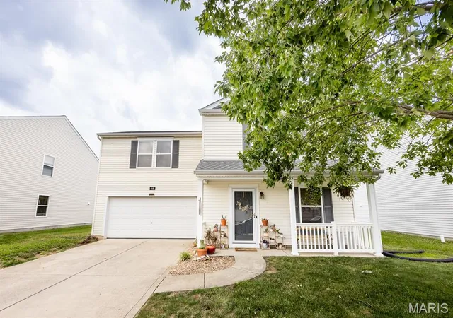 Homes for sale in Mascoutah, IL | 416 Falling Leaf Wy, Mascoutah, IL 62258 | MLS# MIS26042288