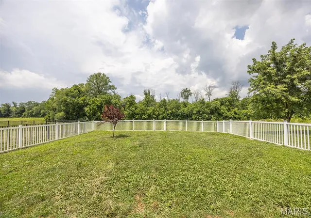 Homes for sale in Mascoutah, IL | 416 Falling Leaf Wy, Mascoutah, IL 62258 | MLS# MIS26042288