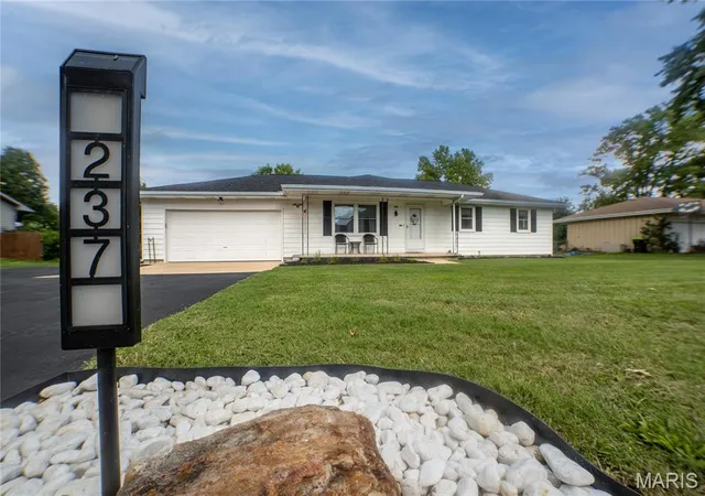 Homes for sale in Lebanon, MO | 237 Farmers Ln, Lebanon, MO 65536 | MLS# MIS26042298