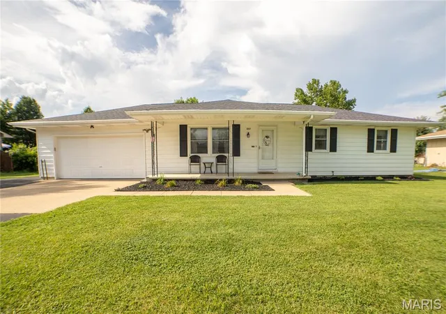 Homes for sale in Lebanon, MO | 237 Farmers Ln, Lebanon, MO 65536 | MLS# MIS26042298
