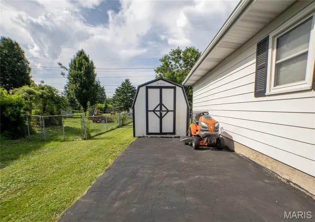 Homes for sale in Lebanon, MO | 237 Farmers Ln, Lebanon, MO 65536 | MLS# MIS26042298