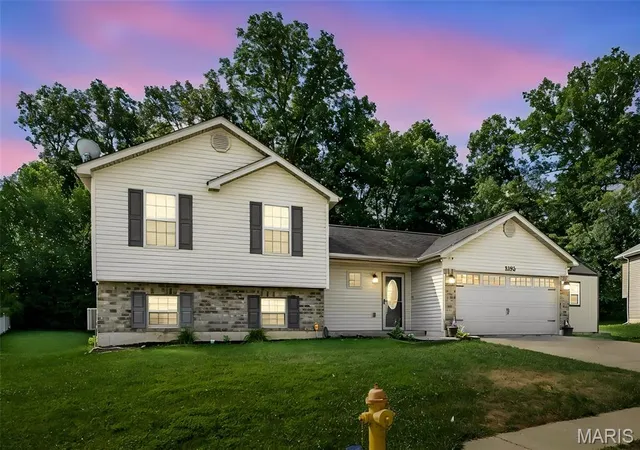 Homes for sale in Foristell, MO | 1102 Marathon Dr, Foristell, MO 63348 | MLS# MIS26042302