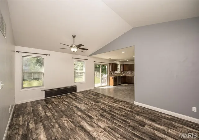 Photo 4 of Sale Pending at 1102 Marathon Dr, Foristell, MO 63348 | MLS# MIS26042302 | Listing updated on 2026-09-04