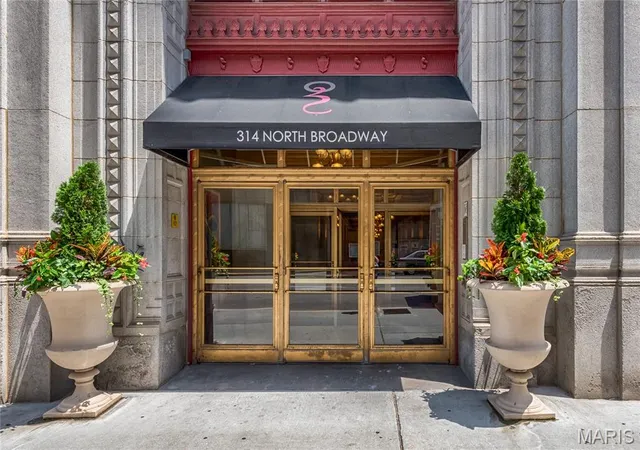 Homes for sale in St Louis, MO | 314 N Broadway #1701, St Louis, MO 63102 | MLS# MIS26042333