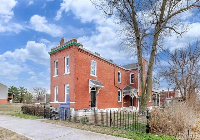 Photo 2 of Sale Pending at 2116 E John Ave, Saint Louis, MO 63107 | MLS# MIS26042335 | Listing updated on 2026-08-18