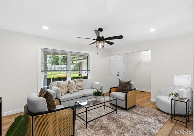 4th image of 2390 Grassland Dr, Florissant, MO 63033 | MLS# MIS26042381