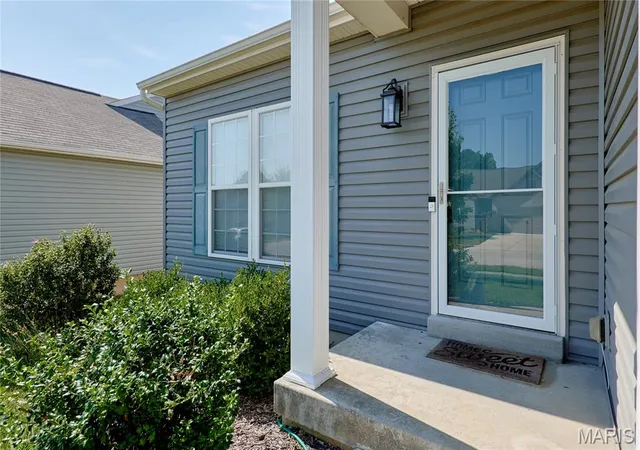 Photo 3 of Sale Pending at 212 Barrington Ridge Ln, Wentzville, MO 63385 | MLS# MIS26042389 | Listing updated on 2026-09-25