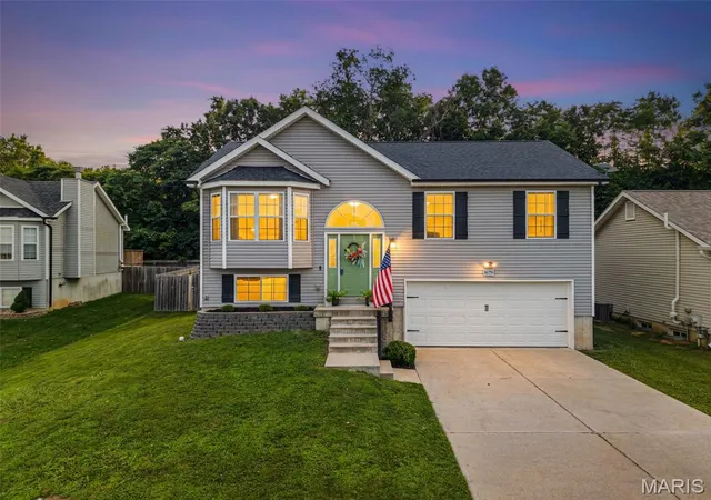 Homes for sale in Pevely, MO | 1679 Waters Edge Wy, Pevely, MO 63070 | MLS# MIS26042396
