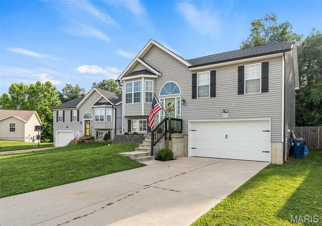 Homes for sale in Pevely, MO | 1679 Waters Edge Wy, Pevely, MO 63070 | MLS# MIS26042396