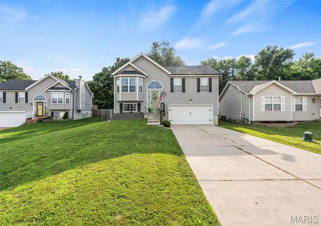 Homes for sale in Pevely, MO | 1679 Waters Edge Wy, Pevely, MO 63070 | MLS# MIS26042396