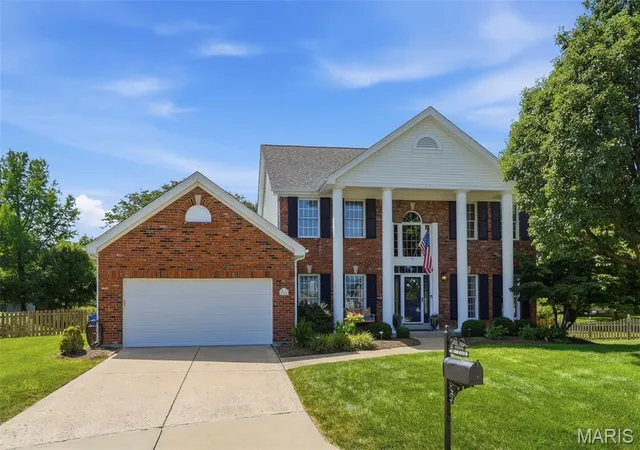 Homes for sale in Ballwin, MO | 645 Arbor Haven Dr, Ballwin, MO 63021 | MLS# MIS26042398