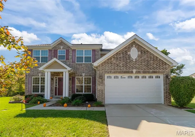 Homes for sale in Fenton, MO | 1004 Autumn Valley Ct, Fenton, MO 63026 | MLS# MIS26042399