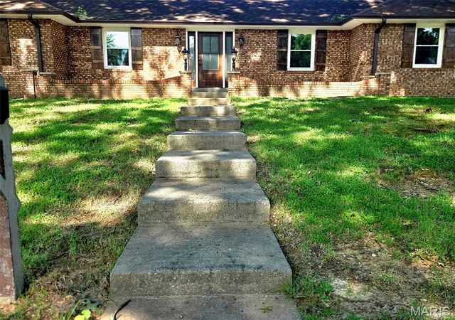 Photo 2 of Single family home for sale at 611 La Petitte Ct, Cape Girardeau, MO 63701 | MLS# MIS26042402 | Listing updated on 2026-08-31