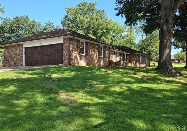 Photo 4 of Single family home for sale at 611 La Petitte Ct, Cape Girardeau, MO 63701 | MLS# MIS26042402 | Listing updated on 2026-08-31