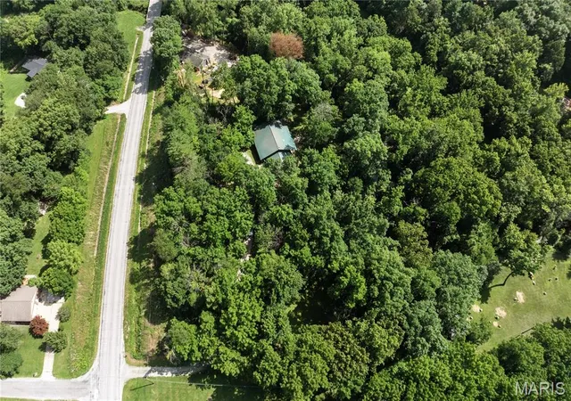 Homes for sale in Troy, IL | 2601 Staunton Rd, Troy, IL 62294 | MLS# MIS26042406