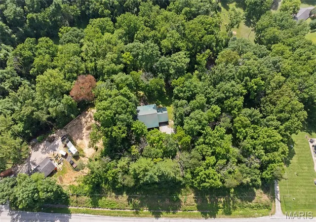 Homes for sale in Troy, IL | 2601 Staunton Rd, Troy, IL 62294 | MLS# MIS26042406