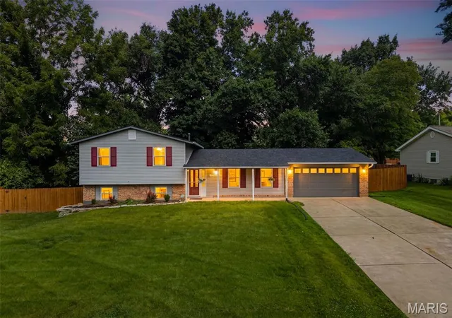 2nd image of 9 Linda Ln, Saint Peters, MO 63376 | MLS# MIS26042409