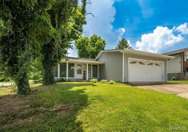 Homes for sale in Barnhart, MO | 1804 Fairfax Dr, Barnhart, MO 63012 | MLS# MIS26042428