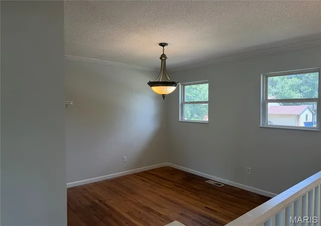 4th image of 2290 Montagne Dr, Florissant, MO 63033 | MLS# MIS26042441
