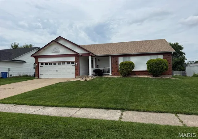 4th image of 441 Slusser Ln, Florissant, MO 63031 | MLS# MIS26042443