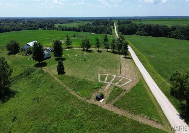 Homes for sale in La Belle, MO | 26788 105Th Ave, La Belle, MO 63447 | MLS# MIS26042445