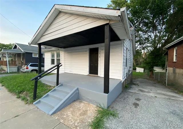 Photo 2 of Single family home for sale at 3816 N Hanley Rd, Saint Louis, MO 63121 | MLS# MIS26042446 | Listing updated on 2026-09-01