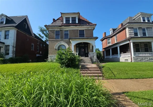 1st image of 5142 Vernon Ave, St Louis, MO 63113 | MLS# MIS26042451