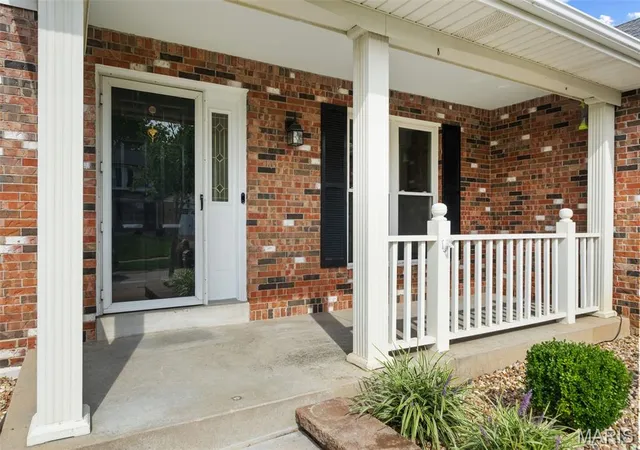 Photo 3 of Sale Pending at 4855 Mehlbrook Dr, Saint Louis, MO 63129 | MLS# MIS26042454 | Listing updated on 2026-08-24