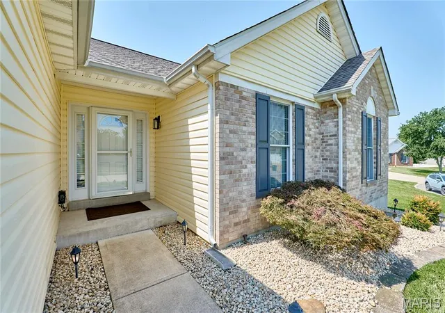 5th image of 28 Jacobs Ct W, Saint Peters, MO 63376 | MLS# MIS26042460