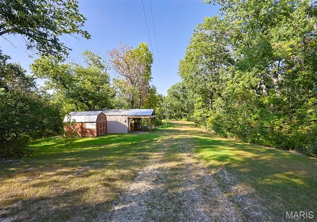 Homes for sale in Winfield, MO | 145 Eagle Ridge Ln, Winfield, MO 63389 | MLS# MIS26042461