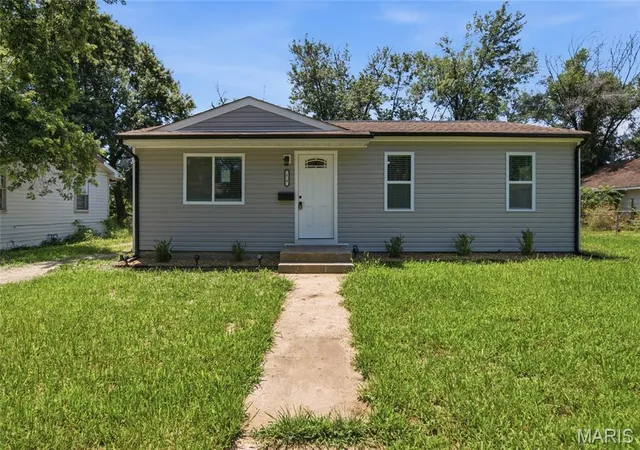 Homes for sale in Cahokia, IL | 16 School St, Cahokia, IL 62206 | MLS# MIS26042468
