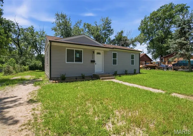 Homes for sale in Cahokia, IL | 16 School St, Cahokia, IL 62206 | MLS# MIS26042468