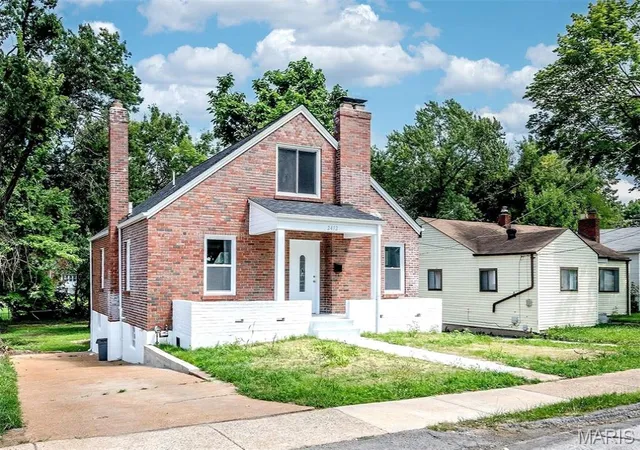 3rd image of 2412 Wallis Ave, Overland, MO 63114 | MLS# MIS26042471