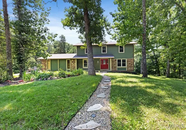 Photo 1 of Single family home for sale at 44 Wilderness Ln, Defiance, MO 63341 | MLS# MIS26042478 | Listing updated on 2026-09-25