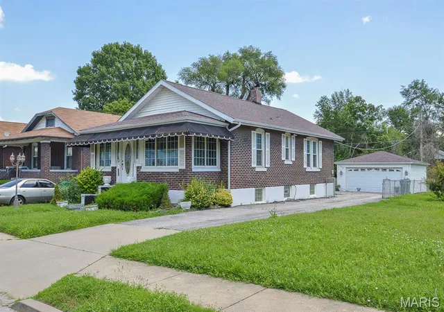 Homes for sale in East St Louis, IL | 510 N 29th St, East St Louis, IL 62205 | MLS# MIS26042479