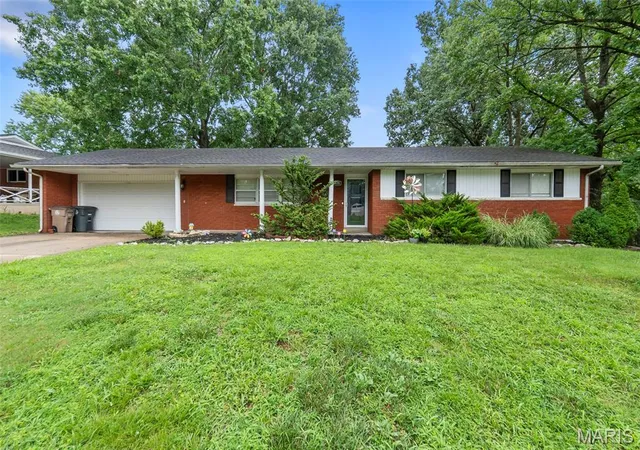 Photo 1 of Single family home for sale at 1835 Westridge Dr, Cape Girardeau, MO 63701 | MLS# MIS26042487 | Listing updated on 2026-09-21