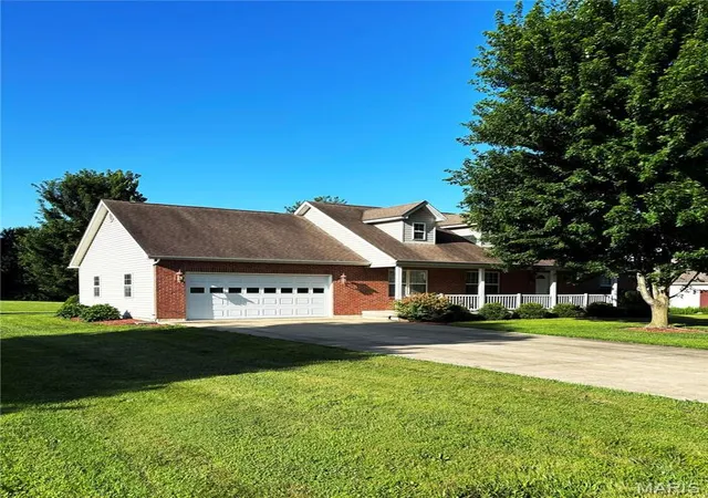 Photo 5 of Single family home for sale at 454 Rose St, Montgomery City, MO 63361 | MLS# MIS26042494 | Listing updated on 2026-09-01