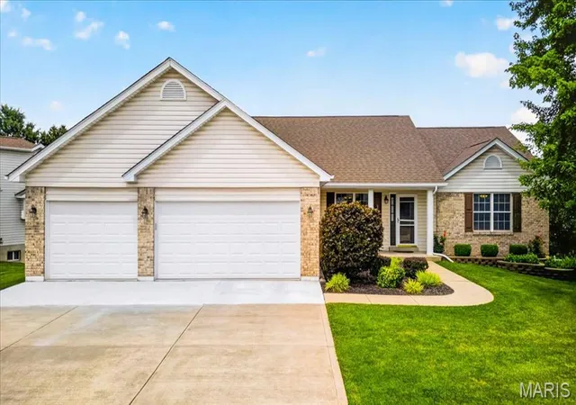 Photo 1 of Sale Pending at 3132 Post Run Dr, O Fallon, MO 63368 | MLS# MIS26042505 | Listing updated on 2026-09-13