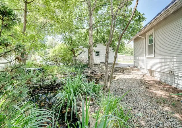 Homes for sale in Edwardsville, IL | 401 Plum St, Edwardsville, IL 62025 | MLS# MIS26042509