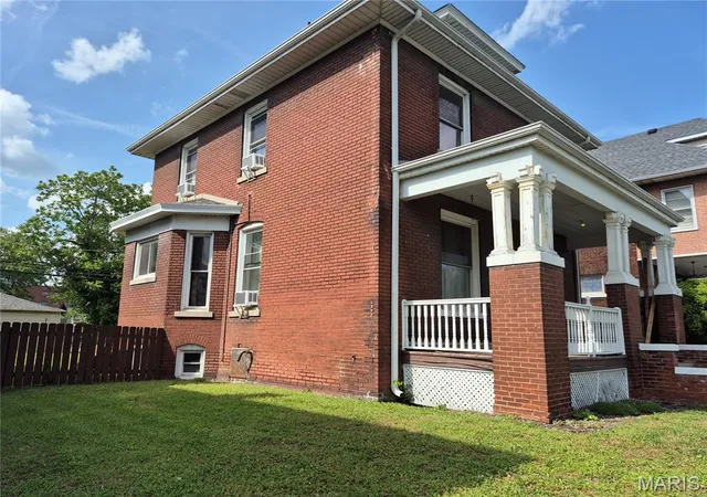 Homes for sale in Granite City, IL | 2057 Cleveland Blvd, Granite City, IL 62040 | MLS# MIS26042513