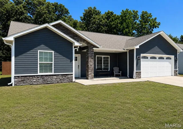 Homes for sale in Poplar Bluff, MO | 321 Apple Park Wy, Poplar Bluff, MO 63901 | MLS# MIS26042515