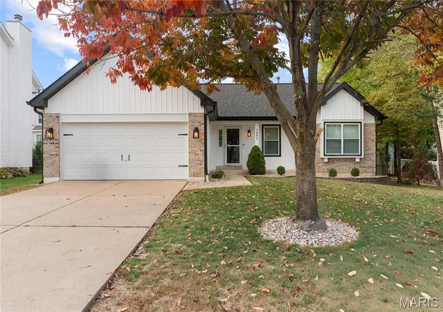 Photo 2 of Single family home for sale at 1895 Lunenburg Dr, Saint Peters, MO 63376 | MLS# MIS26042525 | Listing updated on 2026-10-29